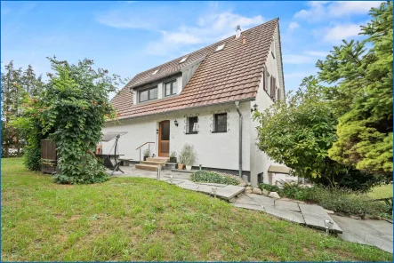 Haus Eingang hinten - Haus kaufen in Konstanz / Fürstenberg - Modernes Zweifamilienhaus plus Gewerbeeinheit insgesamt ca. 243m² und großzügigen Freiflächen.