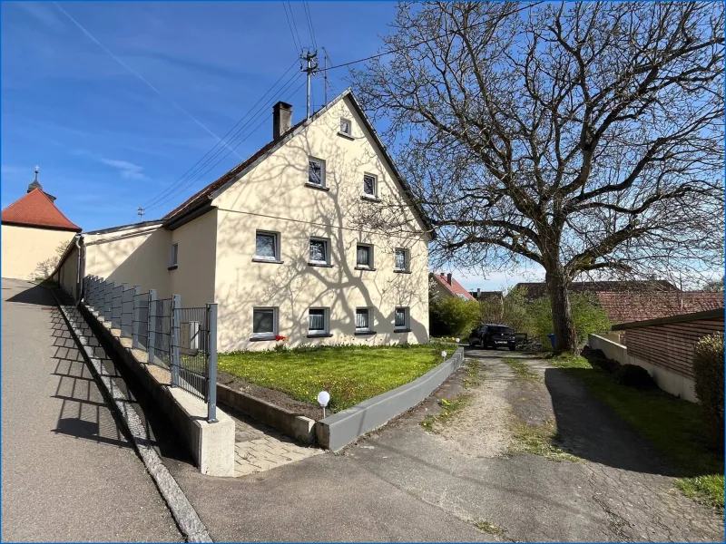 Titelbild - Haus kaufen in Mengen / Rosna - Neu saniertes Einfamilienhaus mit großer Scheune und idyllischem Grundstück!