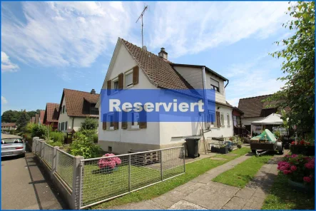 Ansicht2 - Haus kaufen in Singen - Freistehendes Einfamilienhaus in schöner u. ruhiger Lage mit 600 qm Grundstück und Garage!