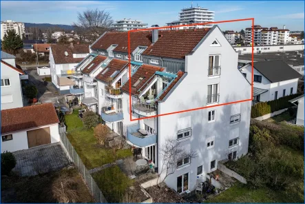 Titelbild - Wohnung kaufen in Radolfzell am Bodensee - Herrliche und bezugsfreie 3,5 Zi.-Dachgeschoss-Maisonettewohnung mit Balkon und Tiefgarage!