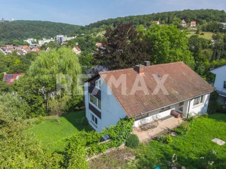 Blick über das Grundstück - Haus kaufen in Tübingen - Einfamilienhaus auf  Villengrundstück in top Aussichtslage