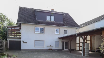 Vorderansicht - Haus kaufen in Windesheim - Gepflegtes Einfamilienhaus mit großzügigem Platzangebot und Garten in Windesheim