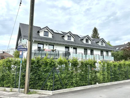 Gebäudeansicht - Haus mieten in Wolfratshausen - Modernes Reihenmittelhaus in Wolfratshausen zu vermieten