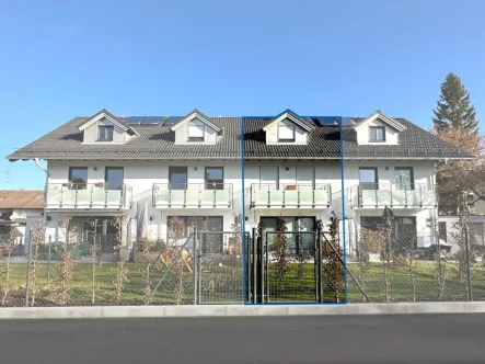 Gebäudeansicht Nord-West - Haus mieten in Wolfratshausen - Modernes Reihenmittelhaus in Wolfratshausen zu vermieten