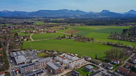  - Wohnung kaufen in Stephanskirchen - 3-Zimmer-EG-Wohnung mit Garten und Alpenblick