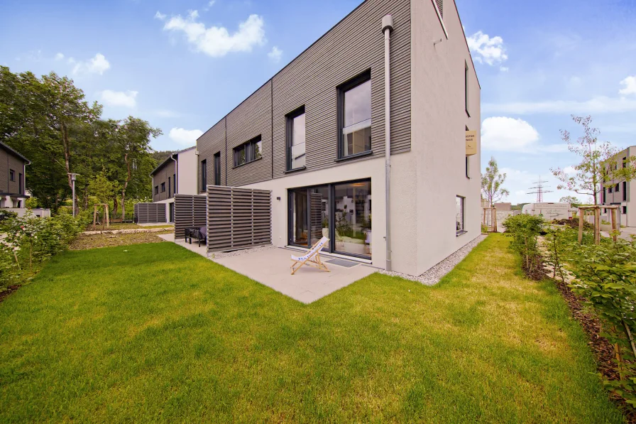  - Haus kaufen in Peißenberg - Helles Reiheneckhaus im modernen Baustil mit Flachdach und Dachterrasse