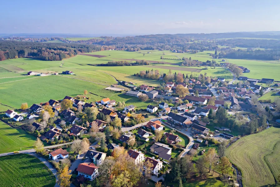  - Grundstück kaufen in Berg - Sehr attraktives Grundstück in Berg-Bachhausen – Baugenehmigung inklusive!