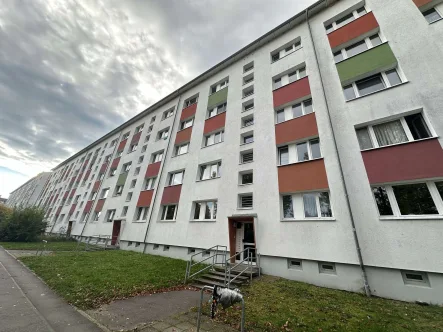 Ansicht - Wohnung mieten in Leipzig - Perfekt für Senioren! Sonnige 3RWE mit Balkon!