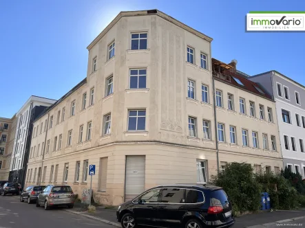 Objektansicht Strassenseite - Haus kaufen in Magdeburg - Ideal als Aufteilerobjekt! Sanierungsbedürftiger Altbau in MD/ Leipziger Straße zu verkaufen!