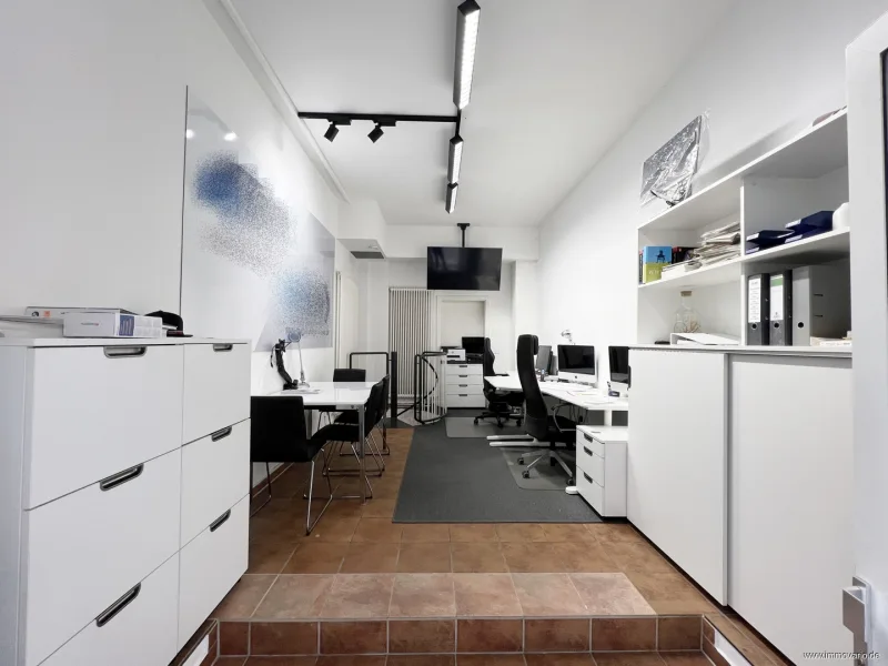 Büro im EG - Büro/Praxis kaufen in Magdeburg - Top Gewerbeeinheit / Büro mit Tiefgaragenstellplatz in Elbnähe zu verkaufen.