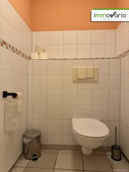 Damen WC im Keller