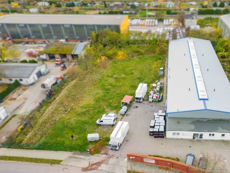 Ansicht Drohne - Grundstück kaufen in Schönebeck (Elbe) - Top Gewerbegrundstück in Schönebeck zu verkaufen!