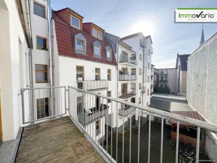 Balkon - Wohnung mieten in Magdeburg / Buckau - Einfache 2-Raum-Wohnung mit Tageslichtbad, Abstellraum und Balkon in Buckau zu vermieten!