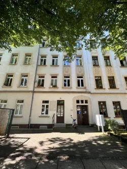 Straßenansicht - Wohnung kaufen in Chemnitz - Eigentumswohnung in Chemnitz OT Hilbersdorf