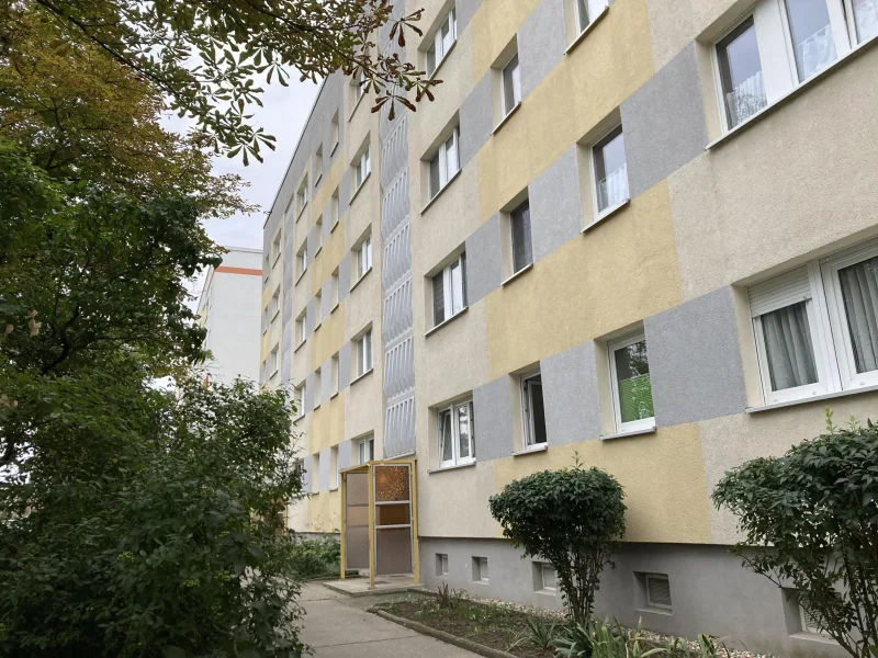 Ansicht - Wohnung mieten in Halle - Mietwohnung mit Balkon im Süden von Halle (Saale)