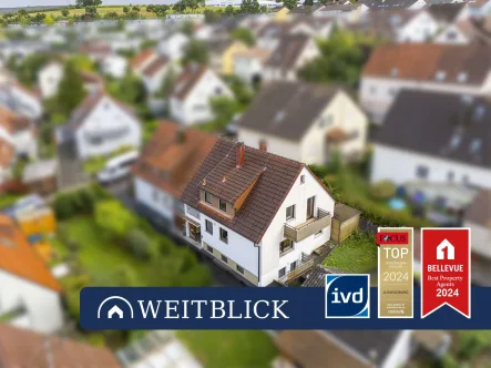 Titelbild - Haus kaufen in Freiberg am Neckar - WEITBLICK: Zwei-Familienhaus mit Potenzial!