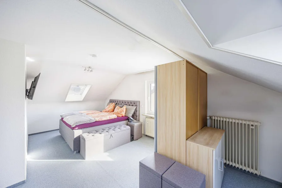 Schlafzimmer 1