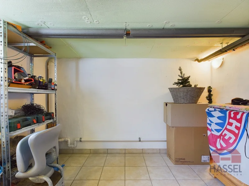 Neben der Garage für Ihre Gartenutensilien