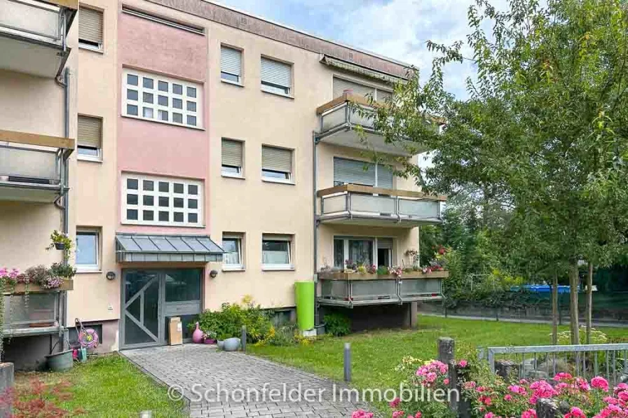 Wohnungsangebot von Schönfelder Immobiilen - Wohnung mieten in Oberursel - Ruhiges Rentnerhaus sucht neue Nachbarn -Top geschnittene 3 ZW in Oberursel-Weißkirchen