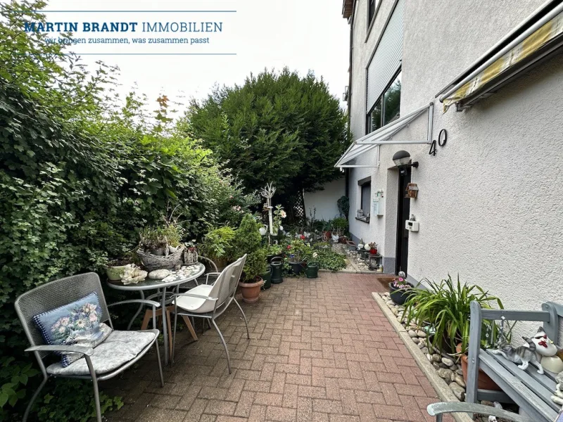 Wohnungseingang und Terrasse