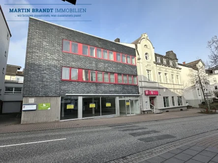 Wiesbadener Straße - Laden/Einzelhandel mieten in Idstein - IDSTEIN! 1A LAGE ! Barrierefreie LADEN & VERKAUFSFLÄCHE ca. 448 m² + Lagerfläche 201 m² mit Rampe