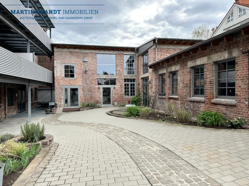 Innenhof Ansicht  - Wohnung mieten in Idstein - Extravagantes L O F T Wohnen & Arbeiten ca. 200 m²"Alte Lederfabrik" in zentraler Lage von Idstein