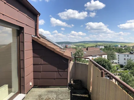 Ausblick vom Balkon - Wohnung kaufen in Idstein - Schöne 3 Zimmer City-Dachgeschoss Wohnung mit Balkon in zentraler Lage von Idstein (vermietet)