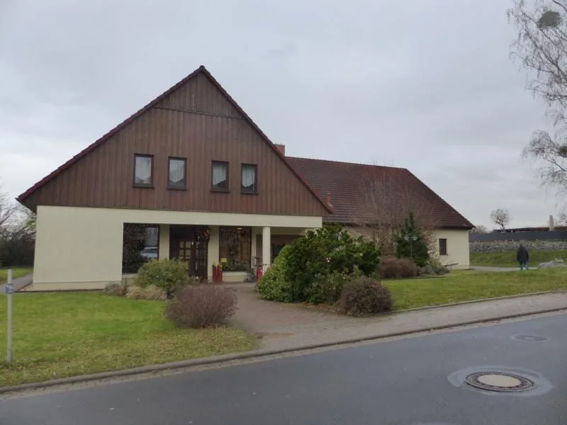 Objektansicht  - Wohnung kaufen in Oschatz - Gewerbeobjekt mit unterschiedlichen Nutzungsmöglichkeiten im Oschatzer Stadtteil Fliegerhorst zu verkaufen