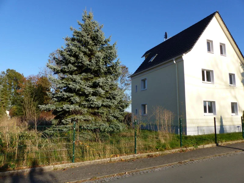 Hausansicht  - Haus kaufen in Liebschützberg - Mehrfamilienhaus mit 2 Wohneinheiten und ca. 2.980 m² Grundstück bei Oschatz zu verkaufen!