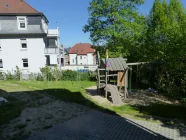 Spielplatz und Wäscheplatz