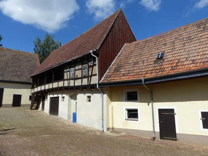 Auszugshaus und Nebengebäude 