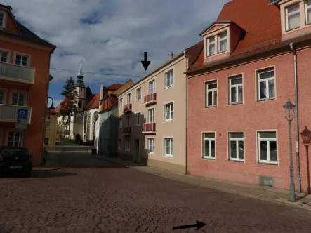 Hausansicht  - Wohnung kaufen in Oschatz - 3-Raum- Eigentumswohnung in Oschatz mit Blick auf die St. Aegidien Kirche