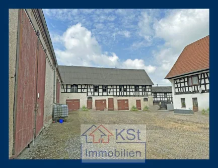 Vierseitenhof - Haus kaufen in Elsteraue - EIN VIERSEITENHOF als Fachwerktraum mit viel Platz für Wohnen und Pferdehaltung sowie 9000 qm Wiese