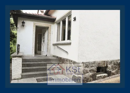 Eingangsbereich - Haus kaufen in Markkleeberg - Charmante leicht renovierungsbedürftige Doppelhaushälfte – Ideal für kreative Familien in guter Lage