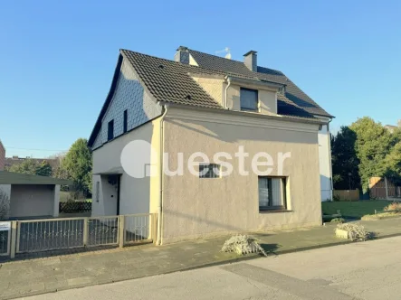 Hausansicht - Haus kaufen in Duisburg - Für Gartenfreunde & Individualisten Duisburg-Buchholz