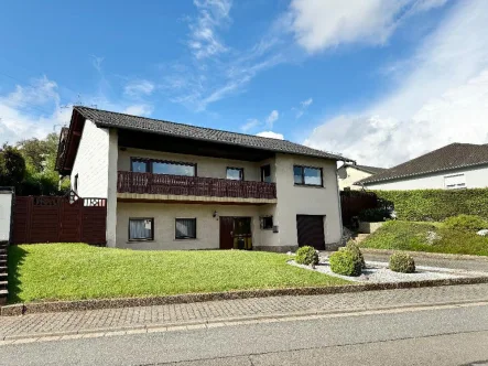 Außenansicht - Haus kaufen in Illingen - Top gepflegtes Einfamilienhaus in einer Sackgasse im schönen Illingen