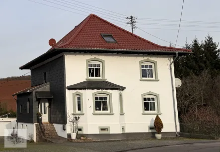 Front 1 - Haus kaufen in Saarwellingen / Reisbach - Einzigartige Immobilie mit Charme aus der Vergangenheit und Effizienz der Zukunft