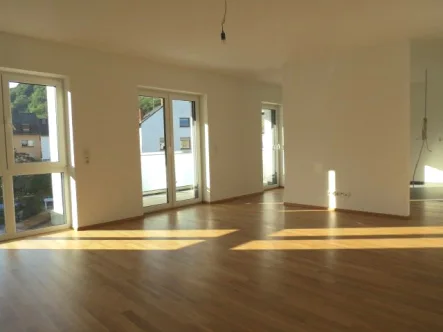 Wohnzimmer - Wohnung mieten in Trier - +++ Lichtdurchflutete 3-ZKB-Wohnung mit Balkon | Stellplatz+++