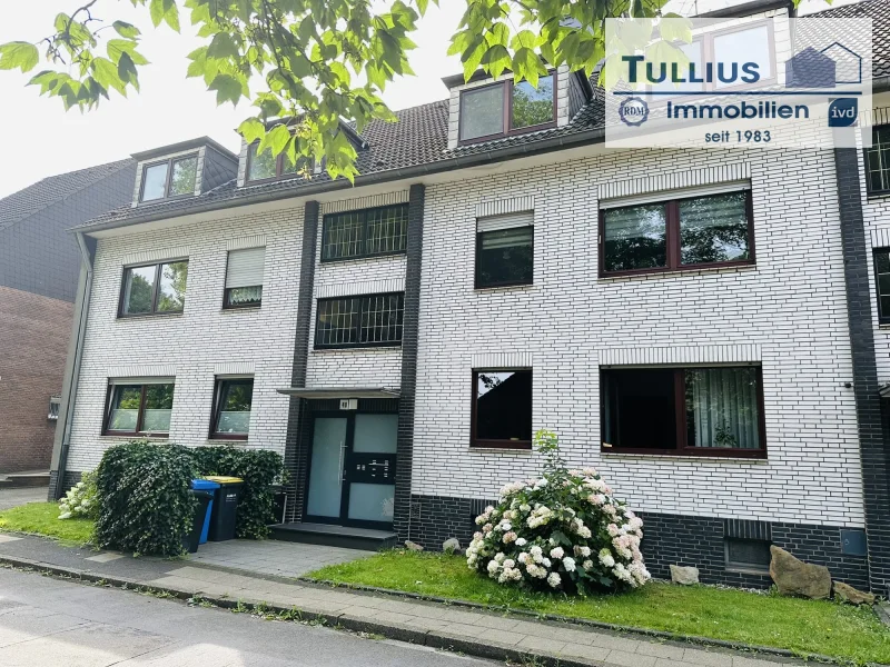 Ansicht - Wohnung kaufen in Essen / Dellwig - renovierungsbedürftige 3-Zimmer Dachgeschosswohnung in Essen-Dellwig