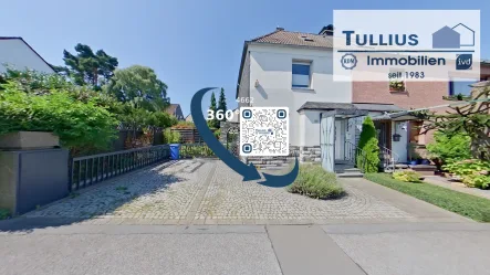 Ansicht - Haus kaufen in Essen - renovierungsbedürftige Doppelhaushälfte mit Terrasse, Garten und Schwimmbad in Essen-Schönebeck