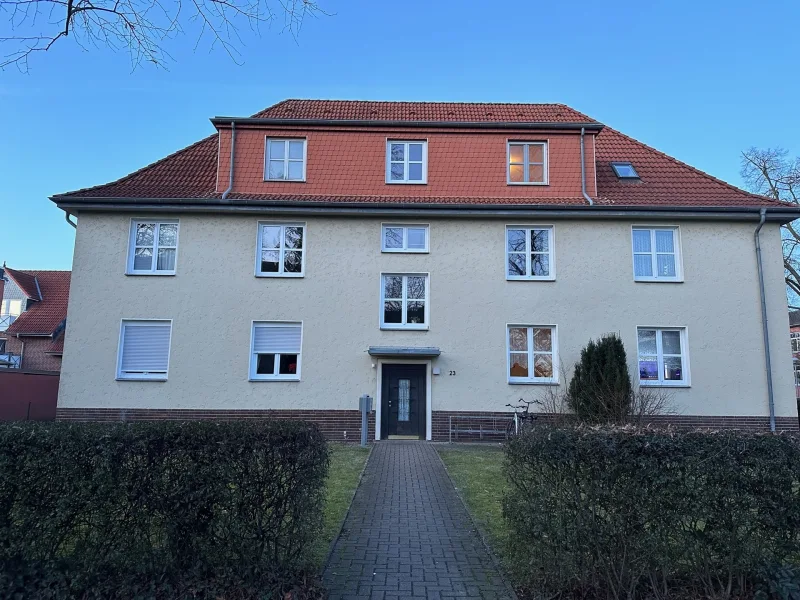 Ansicht - Wohnung mieten in Wunstorf - Ihr neues IMMOBILIEN QUARTIER: Bezugsfreie & renovierte 4-Zimmer Wohnung in der Wunstorfer Kernstadt