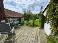 Terrasse mit Blick in den Garten