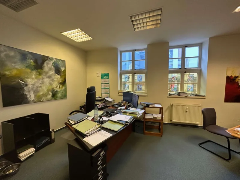 Büro EG