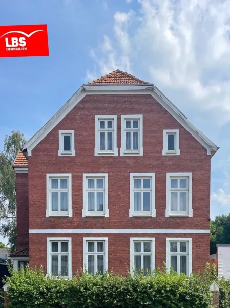 Vorderansicht - Haus kaufen in Papenburg - Denkmalgeschützte Kapitänsvilla