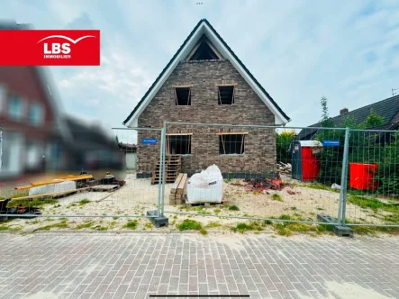 Außenansicht - Haus kaufen in Rastede - Neubauprojekt - 2 Doppelhaushälften (mit KFW Förderung) im Kern von Rastede