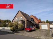 Haus  und Garage