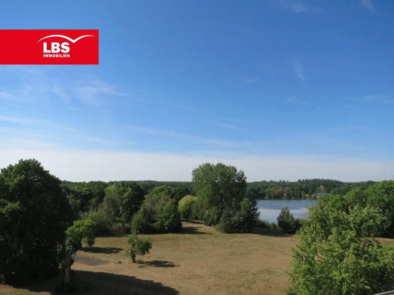 Ausblick vom Balkon auf den Schillerteich