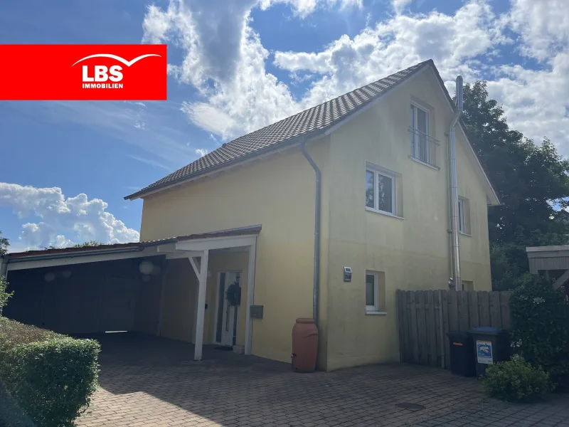 Blick auf das Gebäude - Haus kaufen in Springe - Modernes Passivhaus in Toplage - Komfort und Nachhaltigkeit in Springe