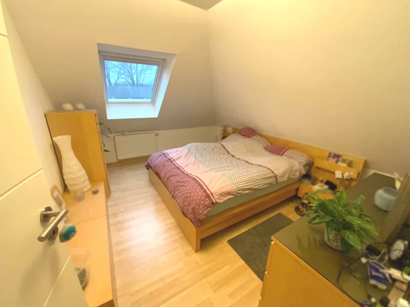 Schlafzimmer DG