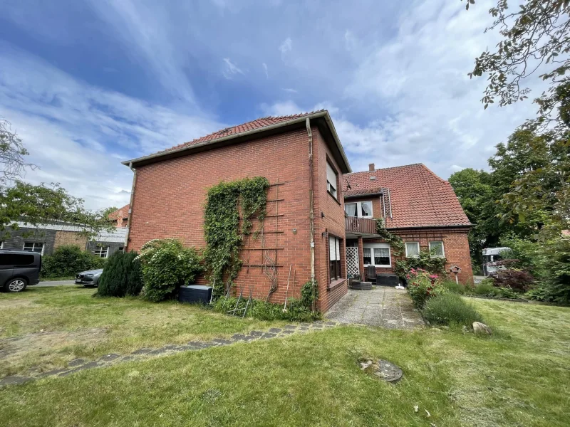 Gartenansicht mit Terrasse